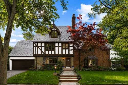 2 Rutland Road, North Hempstead, NY, 11020 | Card Image