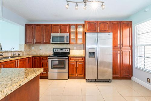 na-8147 Southgate Blvd, North Lauderdale, FL, 33068-1023 | Card Image