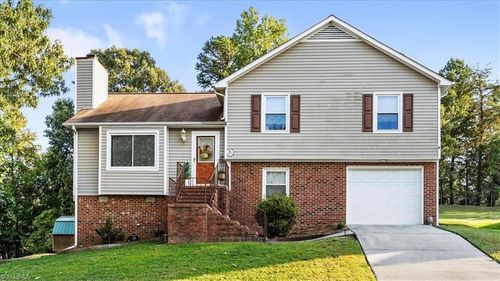 2119 Tealwood Dr, Greensboro, NC, 27407-6075 | Card Image