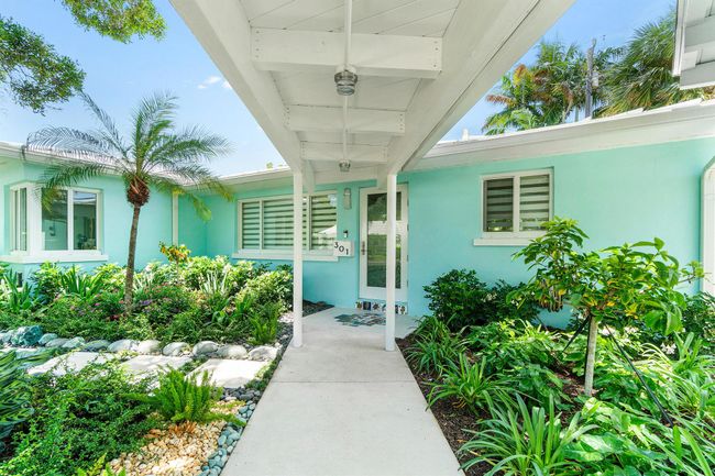 301 Linda Ln, House other with 3 bedrooms, 2 bathrooms and null parking in West Palm Beach FL | Image 4