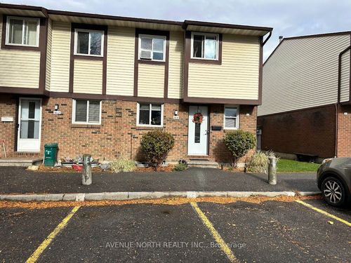 1414 Foxwell St, Gloucester, ON, K1B5J4 | Card Image