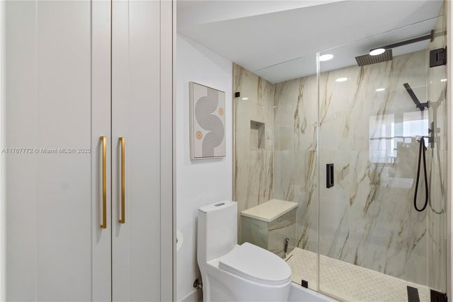 APT-1806 - 2841 N Ocean Blvd, Condo with 2 bedrooms, 2 bathrooms and null parking in Fort Lauderdale FL | Image 22
