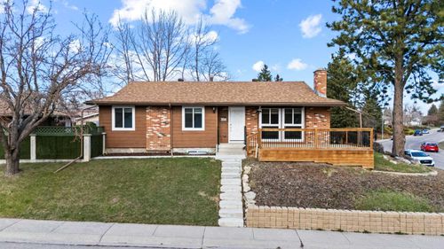 304 Huntbourne Hill Ne, Calgary, AB, T2K3Y4 | Card Image