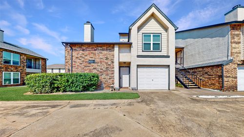 apt-f-833 W Harwood Rd, Hurst, TX, 76054-3288 | Card Image