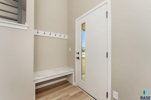 6808 W Viola Ct Court, Sioux Falls, SD, 57107 | Card Image