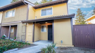 326 Tabor Ave, Townhouse with 2 bedrooms, 2 bathrooms and 2 parking in Fairfield CA | Image 3