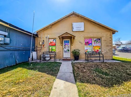 1610 El Indio Hwy, Eagle Pass, TX, 78852-5298 | Card Image