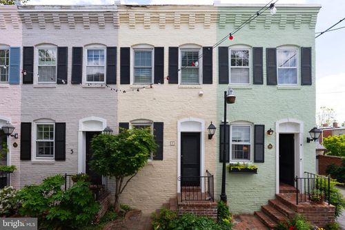 7 Pomander Walk Nw, WASHINGTON, DC, 20007-2708 | Card Image