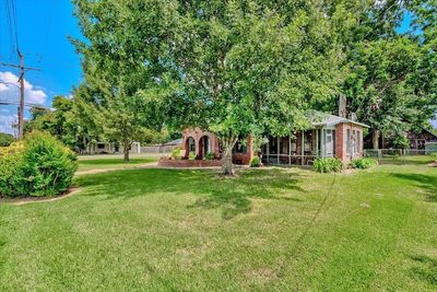 6498 Jefferson Blvd, House other with 3 bedrooms, 2 bathrooms and null parking in Groves TX | Image 2