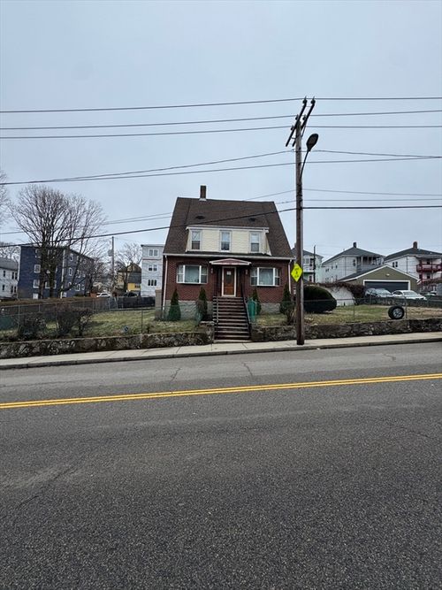 618 Harvard St, Boston, MA, 02126-1557 | Card Image