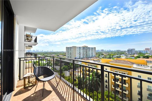 apt-910-888 S Douglas Rd, Coral Gables, FL, 33134-7567 | Card Image