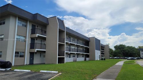 apt-102-7820 Colony Cir S, Tamarac, FL, 33321-3923 | Card Image