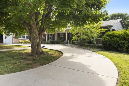 2645 Mountain View Dr, Morristown, TN, 37814-5966 | Card Image