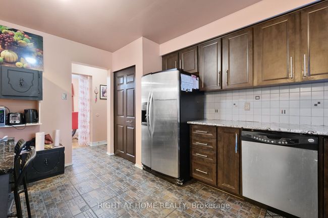6104 Vineyard Dr, House other with 4 bedrooms, 3 bathrooms and 3 parking in Orléans ON | Image 26