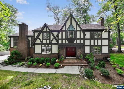 483 Old Post Rd, Wyckoff, NJ, 07481-1553 | Card Image