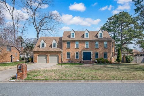 621 Wickwood Dr, Chesapeake, VA, 23322-5877 | Card Image