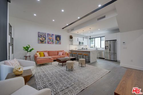 4422 S Riley Dr, Los Angeles, CA, 90066-2179 | Card Image