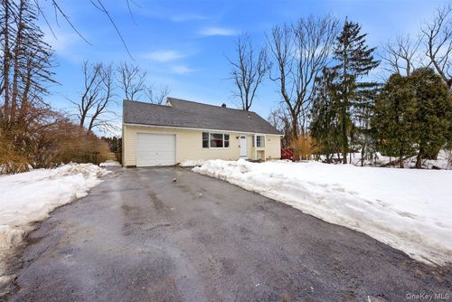 785 Locksley Rd, Yorktown Heights, NY, 10598-3134 | Card Image