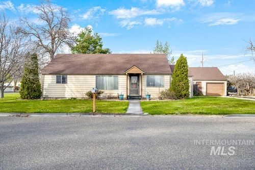 489 Nw 4th Ave, Ontario, OR, 97914-2331 | Card Image