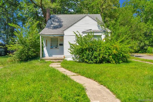 15900 Curtis St, Detroit, MI, 48235-3136 | Card Image