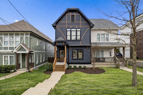 952 9th Ave S, Nashville, TN, 37203-4738 | Card Image