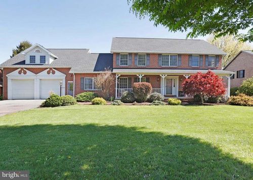 507 Brookview Dr, Greencastle, PA, 17225-1038 | Card Image