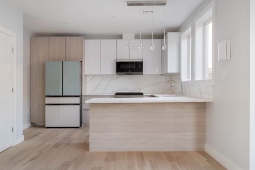 ph-181 Maverick St, Boston, MA, 02128-3107 | Card Image