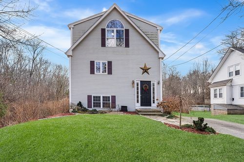52 Deanville Rd, Attleboro, MA, 02703-1911 | Card Image