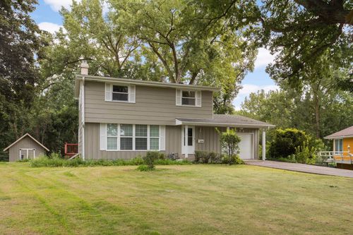 1334 Hillcrest Dr Ne, Fridley, MN, 55432-5825 | Card Image