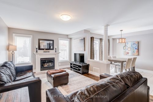 63 Bathgate Cres, Courtice, ON, L1E0B4 | Card Image