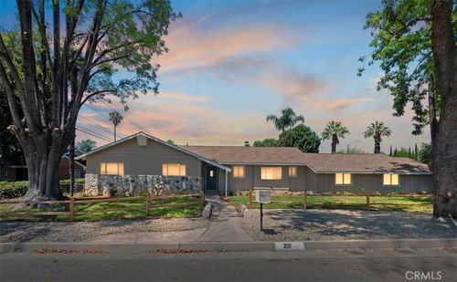 2111 Elsinore Rd, Riverside, CA, 92506-1535 | Card Image