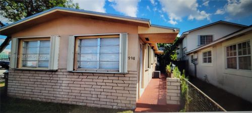 998 E 29th St, Hialeah, FL, 33013-3423 | Card Image