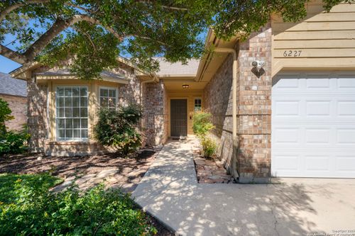 6227 Lantern Crk, San Antonio, TX, 78240-5325 | Card Image