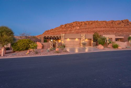 36-2336 W Entrada Trl, St George, UT, 84770-6268 | Card Image