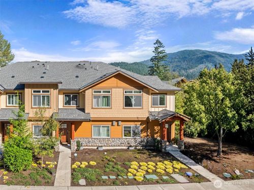 n4-1002 Sunrise Pl Sw, Issaquah, WA, 98027-4639 | Card Image