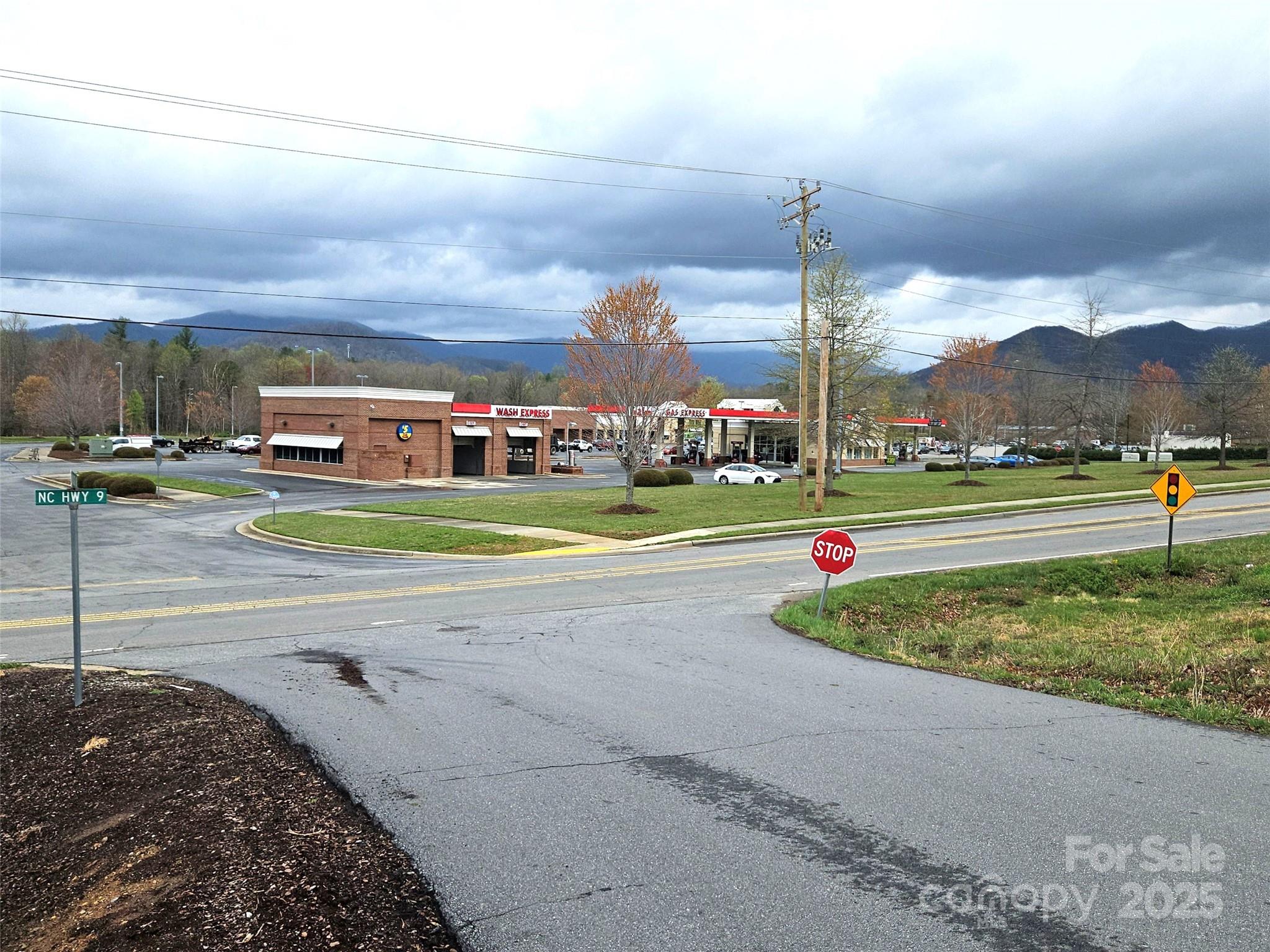 701 Nc Highway 9, Black Mountain, NC 28711