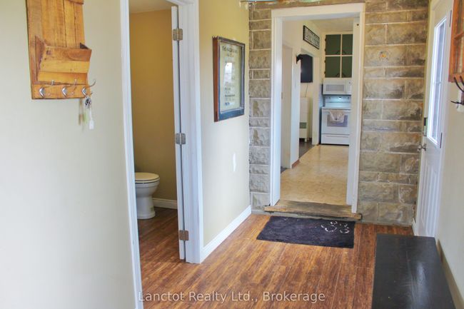 402558 Grey Road 17, House other with 2 bedrooms, 2 bathrooms and 10 parking in Georgian Bluffs ON | Image 24