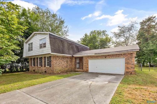 6415 Creighton Ave Nw, Huntsville, AL, 35810-1354 | Card Image