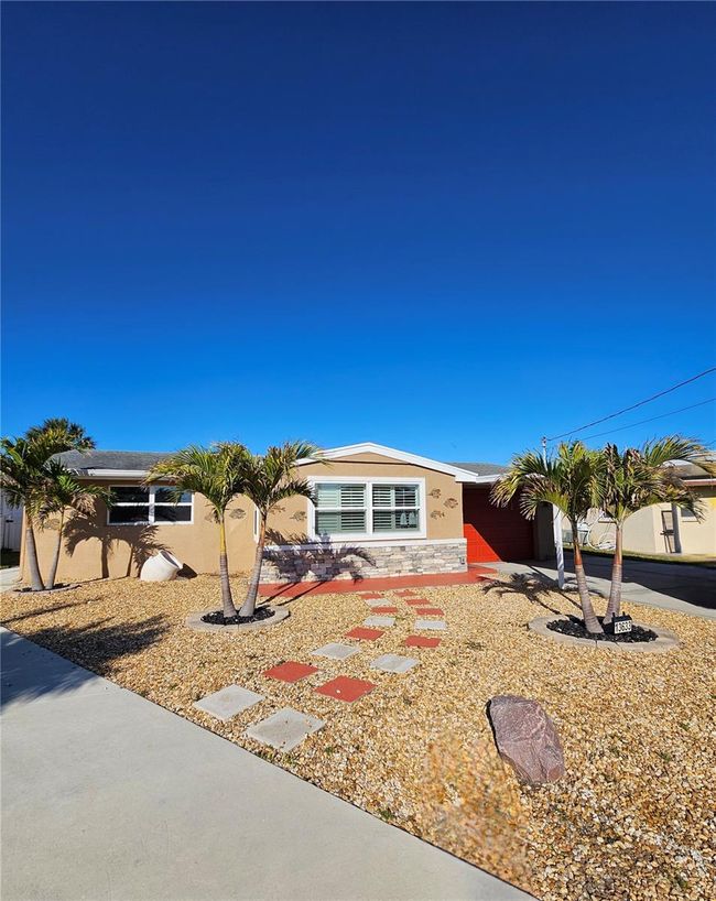 13633 Britton Dr, House other with 2 bedrooms, 2 bathrooms and null parking in HUDSON FL | Image 5