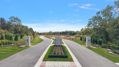 3214 Pompilio Dr, Rochester, MI, 48306 | Card Image