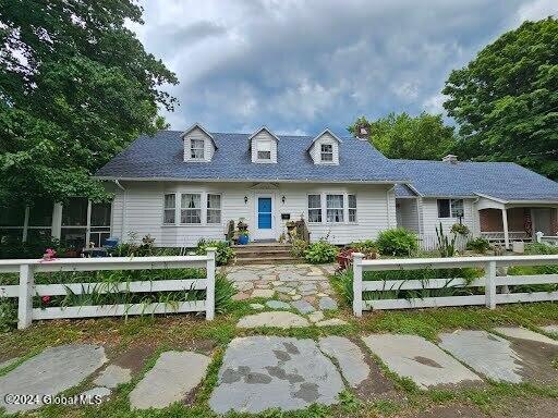 Avenue B , Cambridge, NY 12816