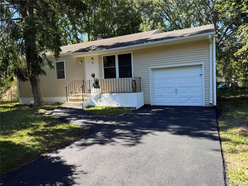 748 Doane Ave, Bellport, NY, 11713-1643 | Card Image