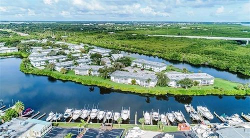 apt-d1-2800 Indian River Blvd, Vero Beach, FL, 32960-4233 | Card Image