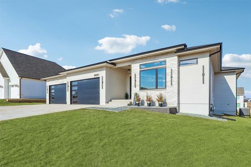 18251 Alderleaf Dr, Clive, IA, 50325-6527 | Card Image