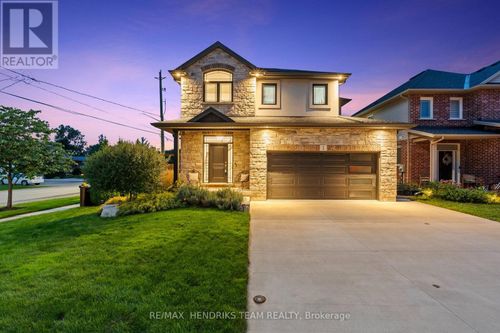 1 Olde School Court, St. Catharines (Lakeport), ON, L2N0B1 | Card Image