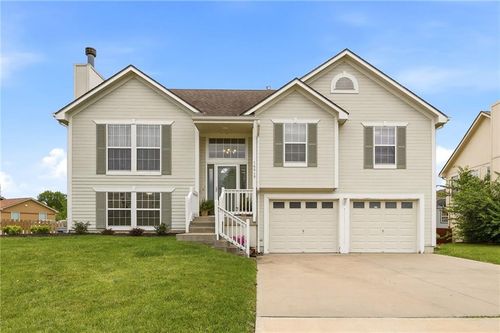 14648 Laquinta Dr, Grandview, MO, 64030-4175 | Card Image