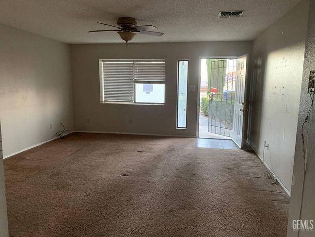 21653 Golden Hills Blvd, House other with 3 bedrooms, 2 bathrooms and null parking in Tehachapi CA | Image 6