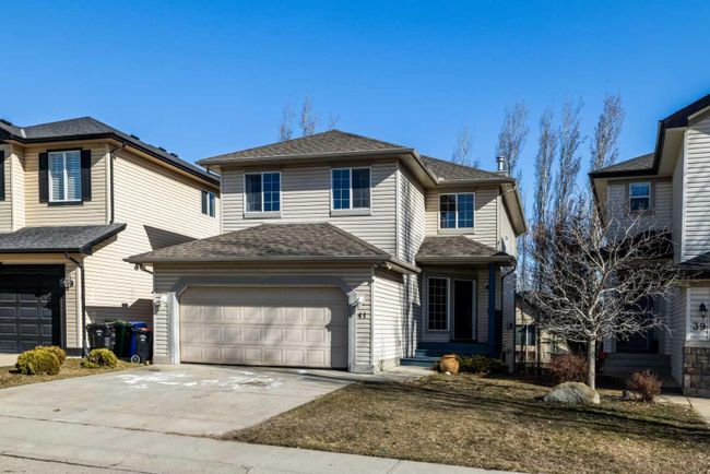41 Valley Crest Close Nw, Home with 3 bedrooms, 3 bathrooms and 4 parking in Calgary AB | Image 1