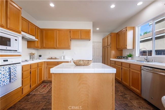 13668 Darwin Dr, House other with 4 bedrooms, 2 bathrooms and 7 parking in Moreno Valley CA | Image 11
