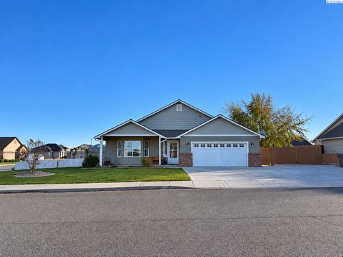 4004 Laredo Dr, Pasco, WA, 99301-8246 | Card Image